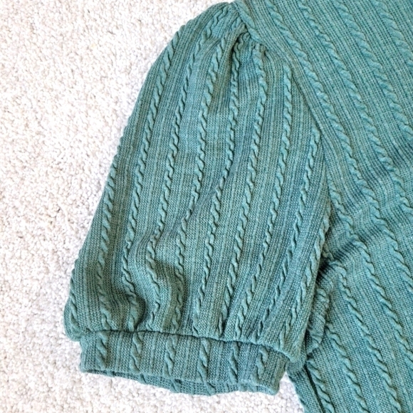 ✨EMERY ROSE Solid Puff Sleeve Tee✨ - Picture 2 of 4